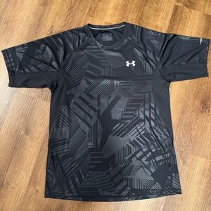 EUC - Under Armour Men's Black Geometric Tee